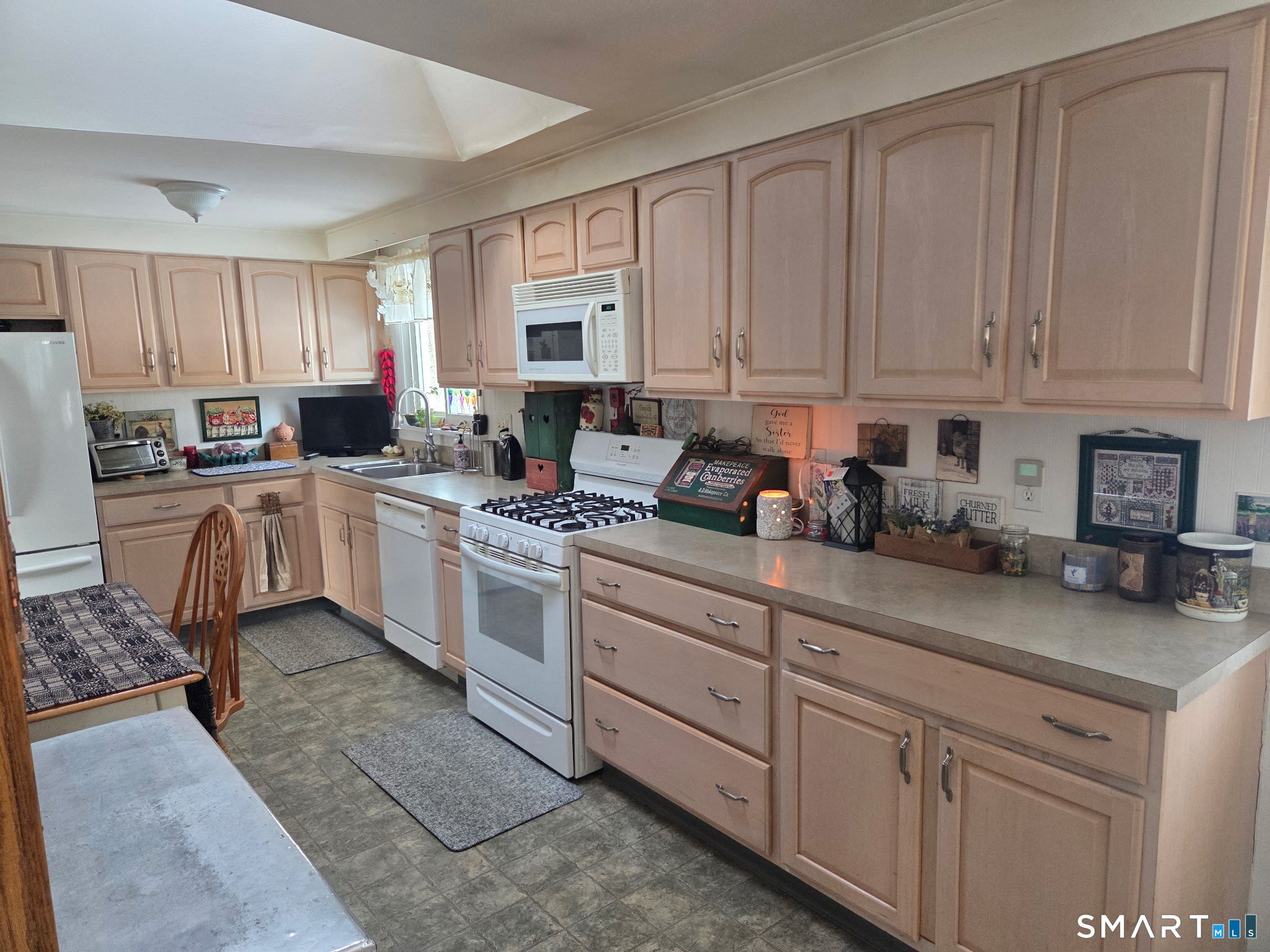 192 Scantic Meadow Road South Windsor, CT 06074 - Photo 16 of 19