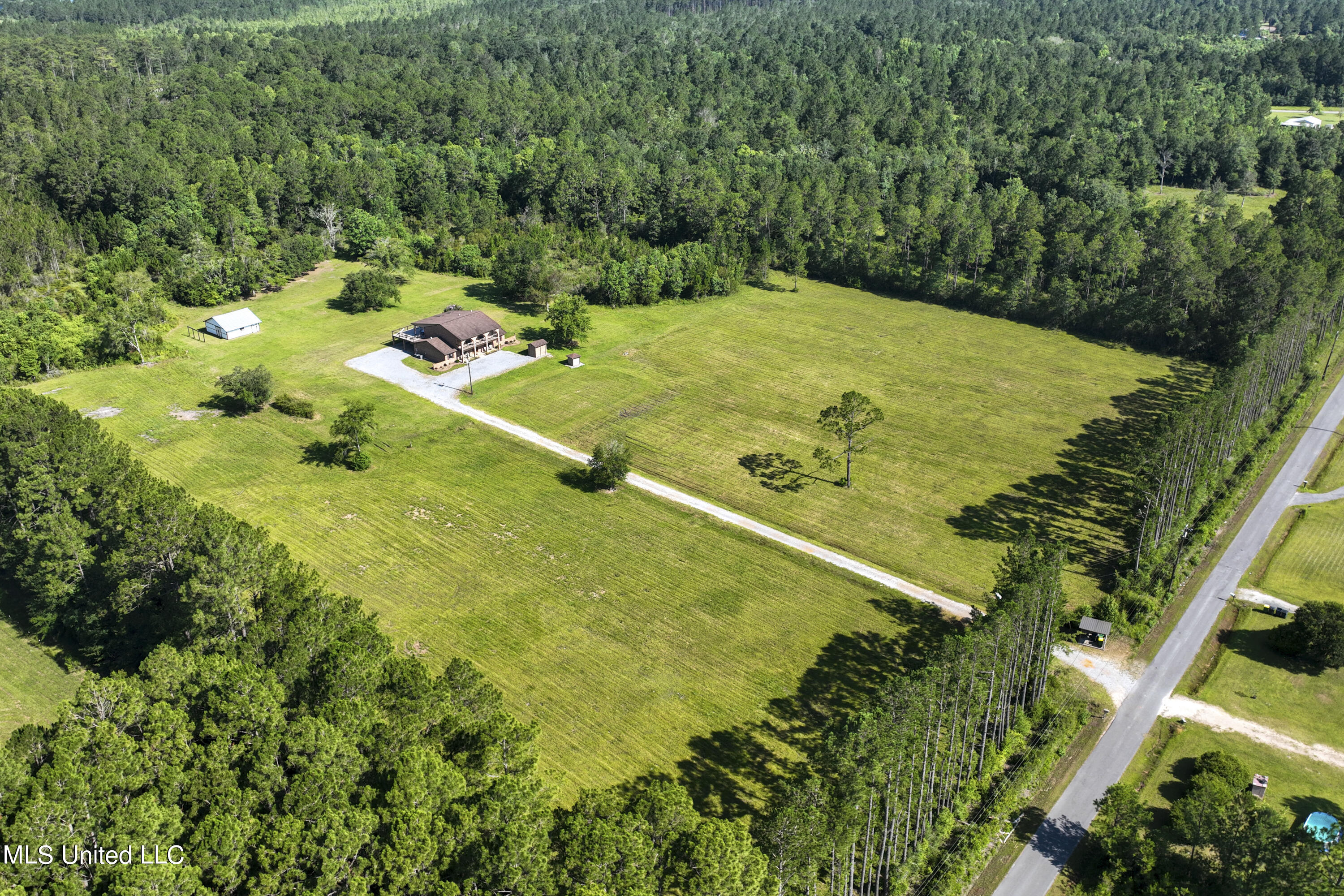 16037 Grafe Homestead Road Moss Point, MS 39562 - Photo 2 of 85 076
