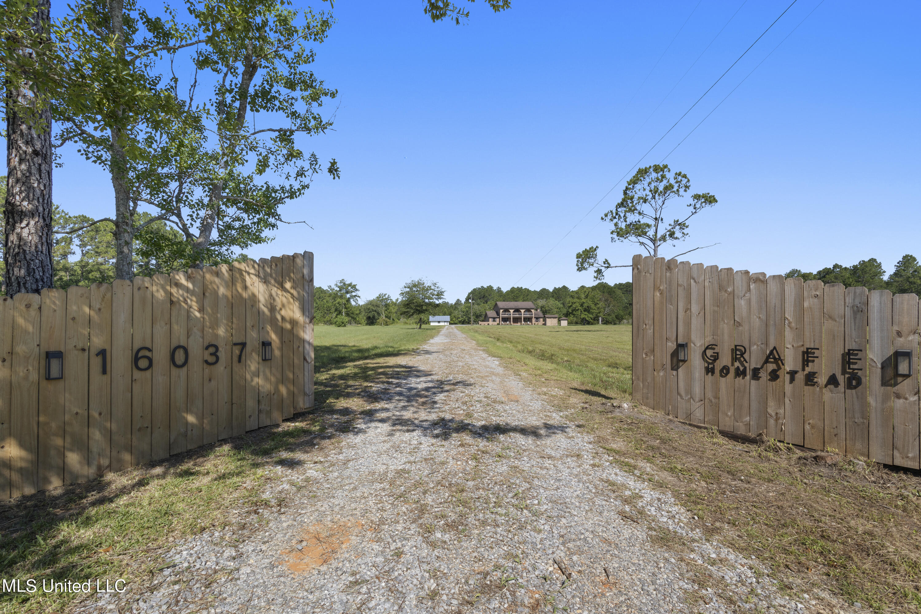 16037 Grafe Homestead Road Moss Point, MS 39562 - Photo 5 of 85 008