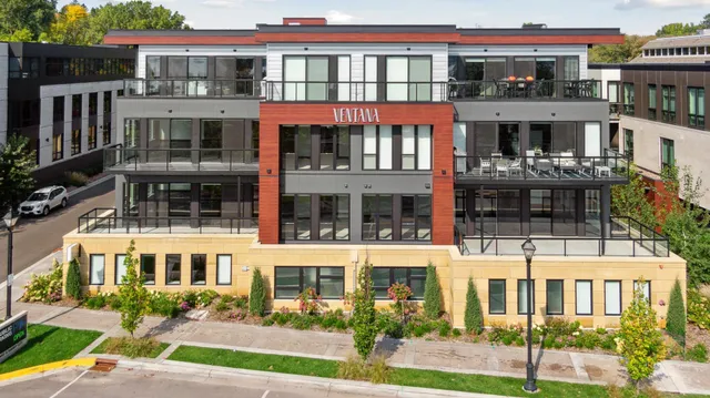 $7,552 | 253 Lake Street East, Unit 208, Wayzata, MN 55391