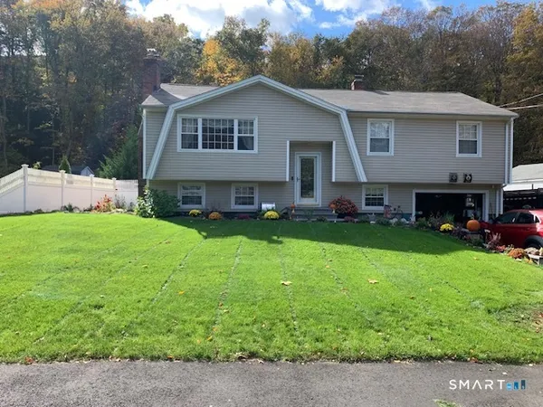 $429,900 | 100 Beacon Valley Road, Beacon Falls, CT 06403