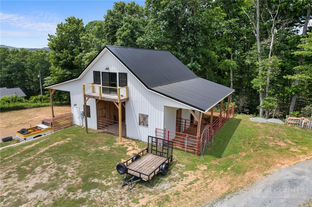 287 Wolfe Road Sparta, NC 28675 - Photo 3 of 50