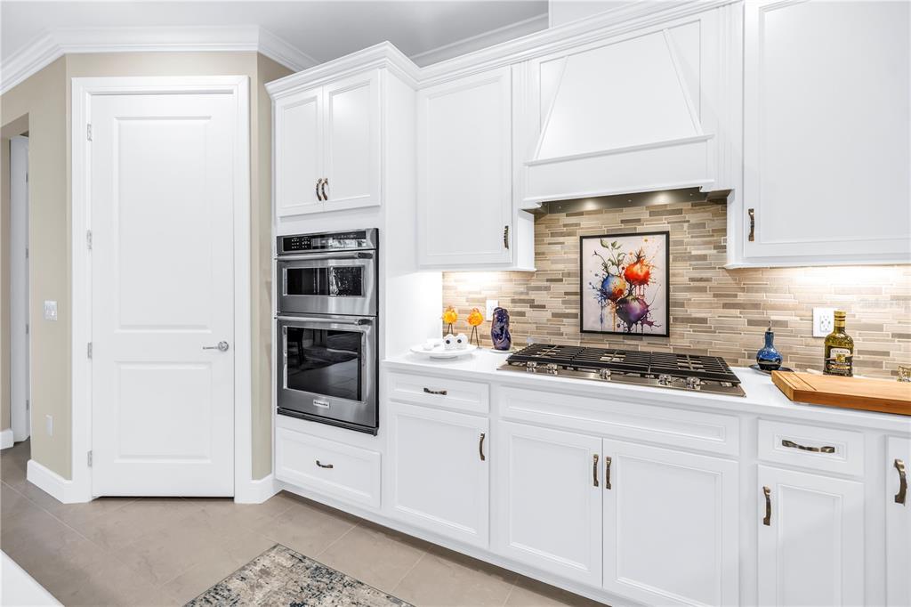 10735 Spring Tide Way Palmetto, FL 34221 - Photo 8 of 41