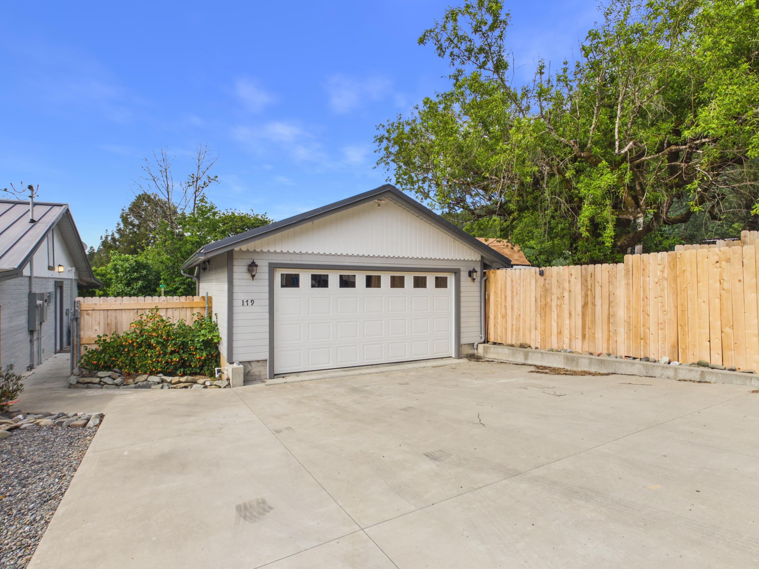 179 School Road Miranda, CA 95553 - Photo 45 of 55