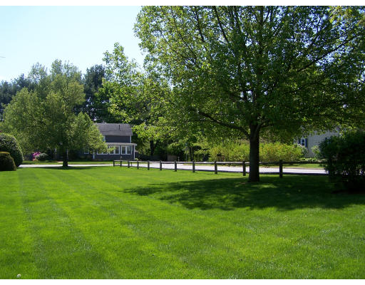 112 Maple Street Wenham, MA 01984 - Photo 23 of 26 Gallery Image 23