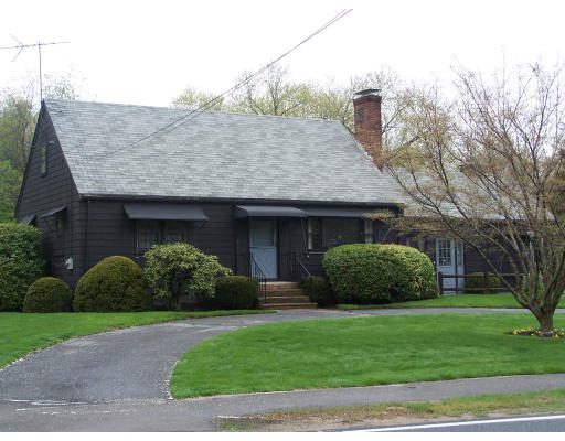 112 Maple Street Wenham, MA 01984 - Photo 3 of 26 Gallery Image 3