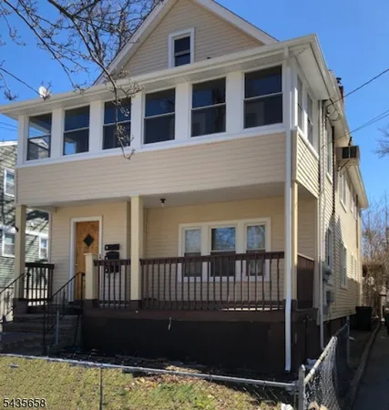 $1,300 | 25 Central Avenue, Unit 3, Montclair, NJ 07042