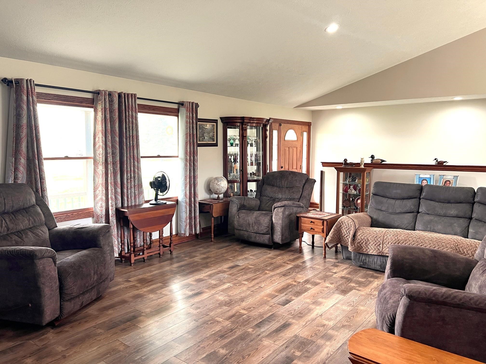 775 East Beard Road Perry, MI 48872 - Photo 6 of 47