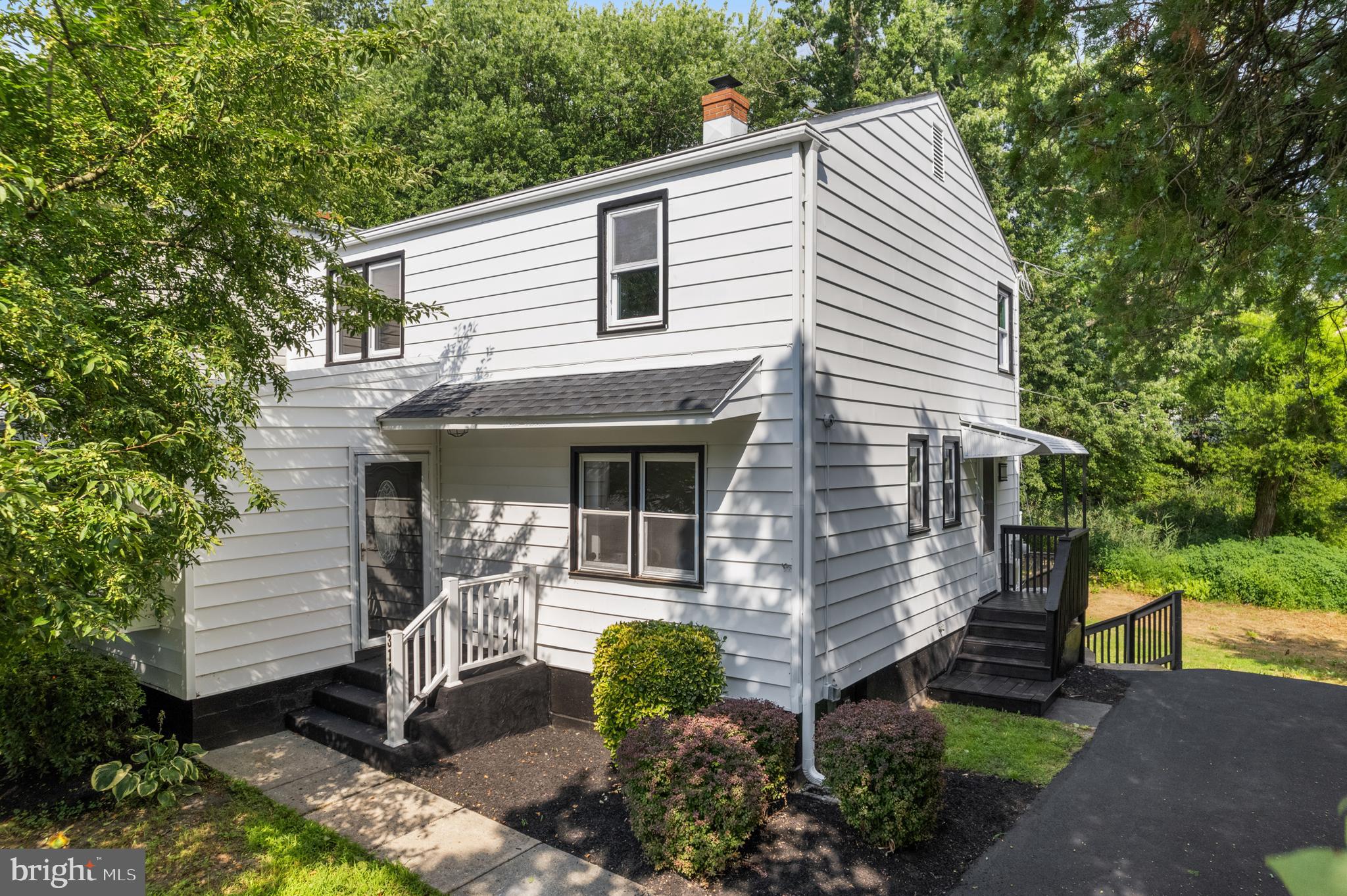 311 Beechwood Road Brookhaven, PA 19015 - Photo 1 of 33 Gallery Image 1