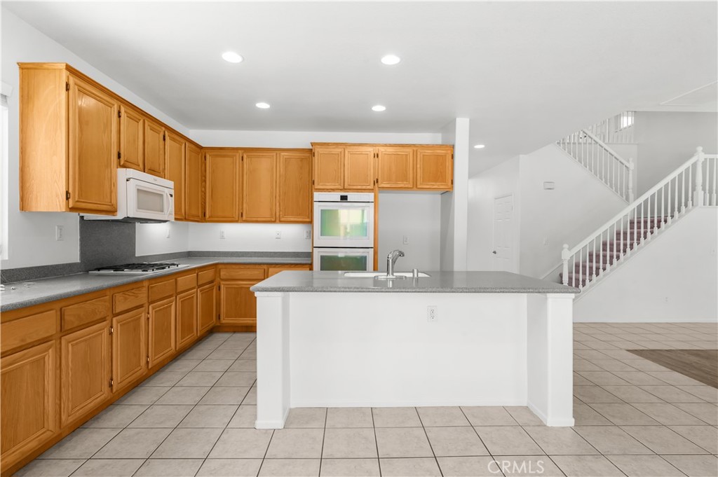 19459 Hebron Court Riverside, CA 92508 - Photo 11 of 57