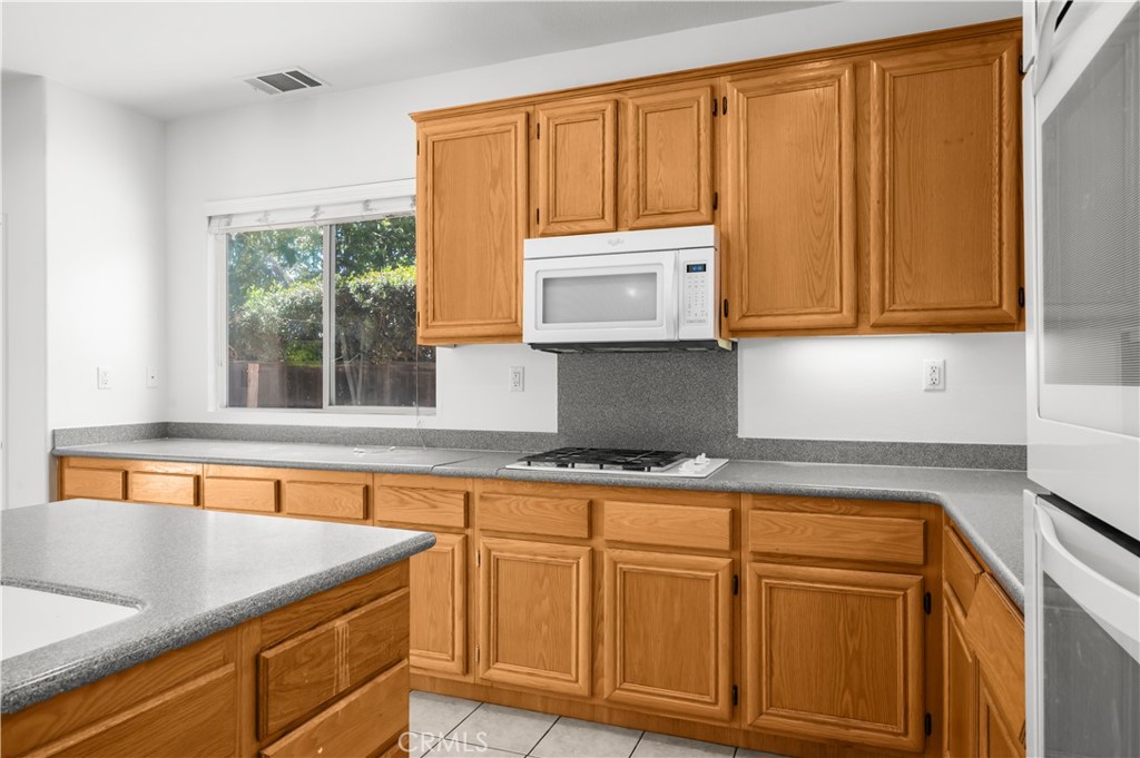 19459 Hebron Court Riverside, CA 92508 - Photo 12 of 57