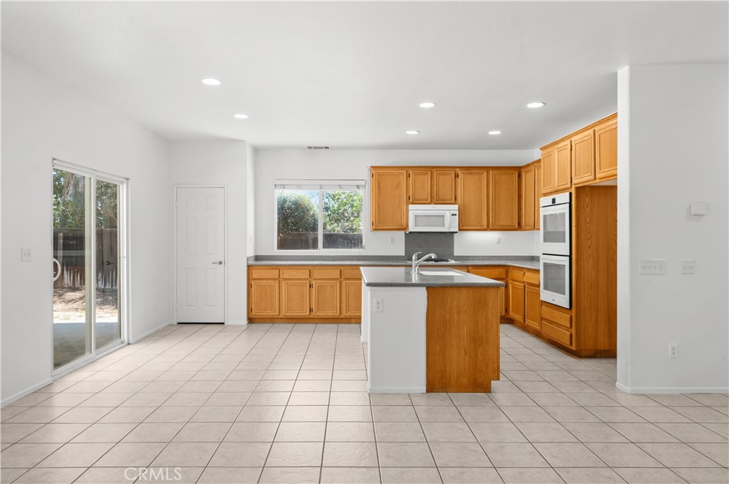 19459 Hebron Court Riverside, CA 92508 - Photo 9 of 57