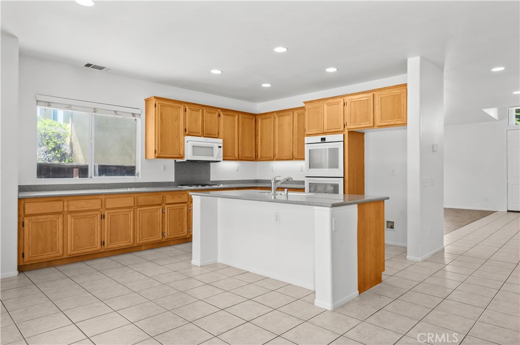 19459 Hebron Court Riverside, CA 92508 - Photo 10 of 57