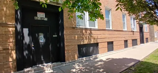 $1,615 | 4058 West Hirsch Street, Unit 1, Chicago, IL 60651