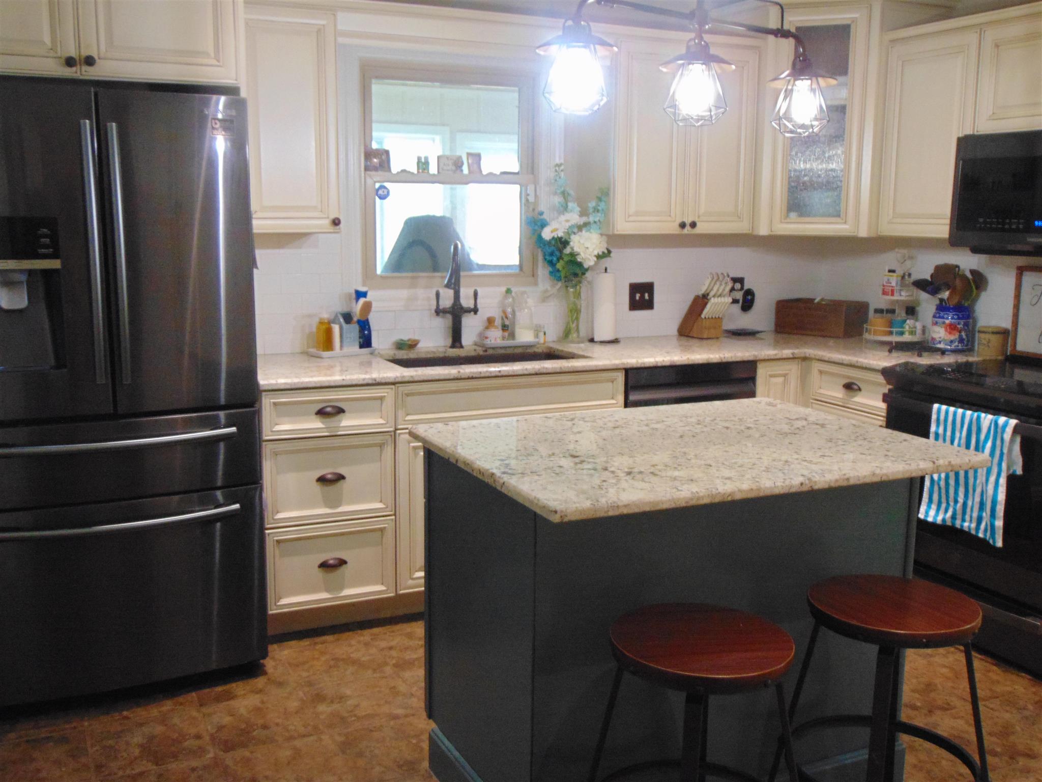 4511 West Petty Road Muncie, IN 47304 - Photo 3 of 36 Gallery Image 3