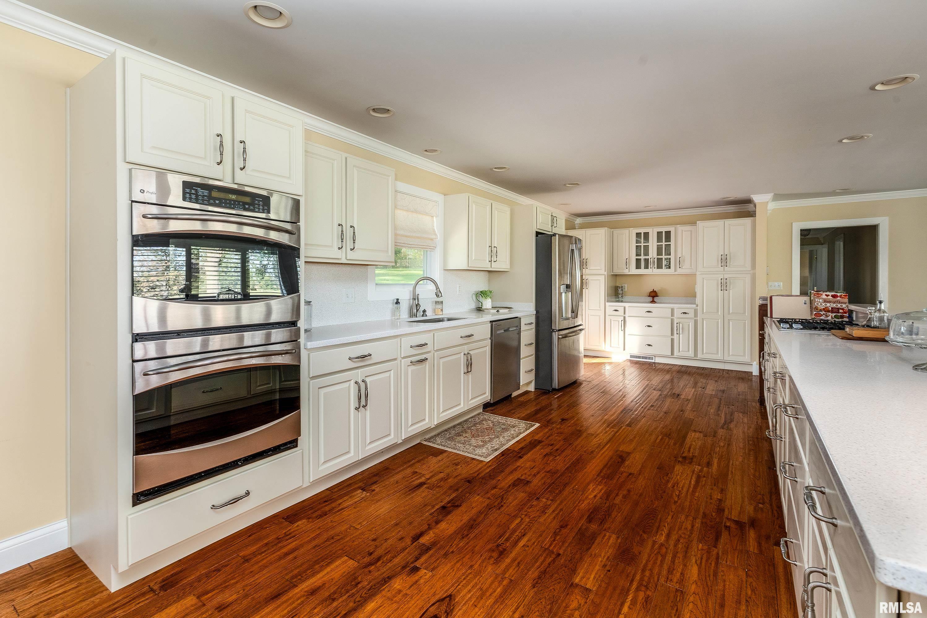 313 Country Club Lane Harrisburg, IL 62946 - Photo 12 of 42