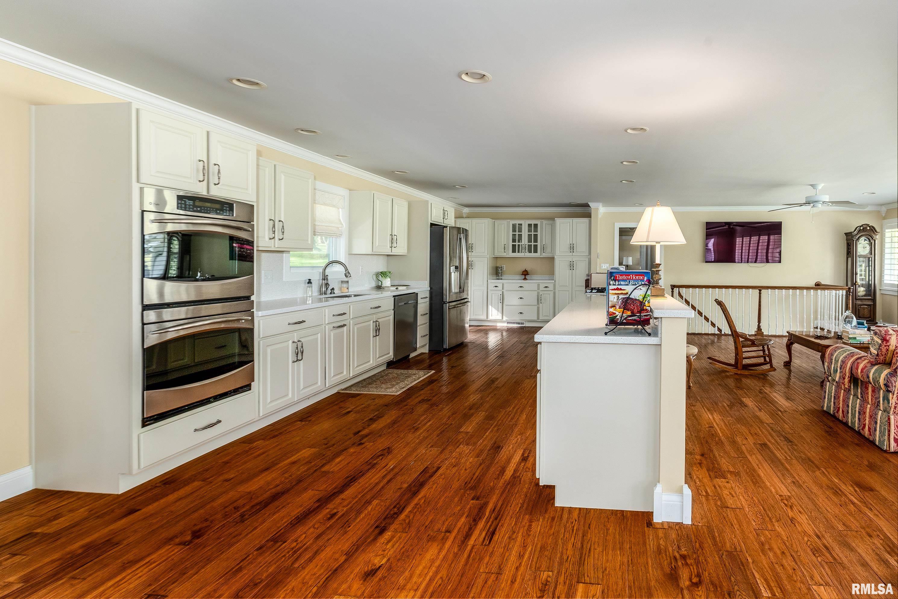 313 Country Club Lane Harrisburg, IL 62946 - Photo 15 of 42