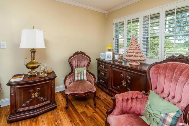 $275,000 | 313 Country Club Lane, Harrisburg, IL 62946