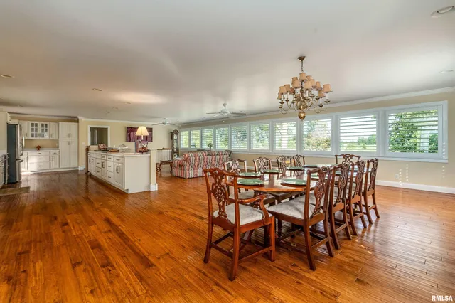 $275,000 | 313 Country Club Lane, Harrisburg, IL 62946