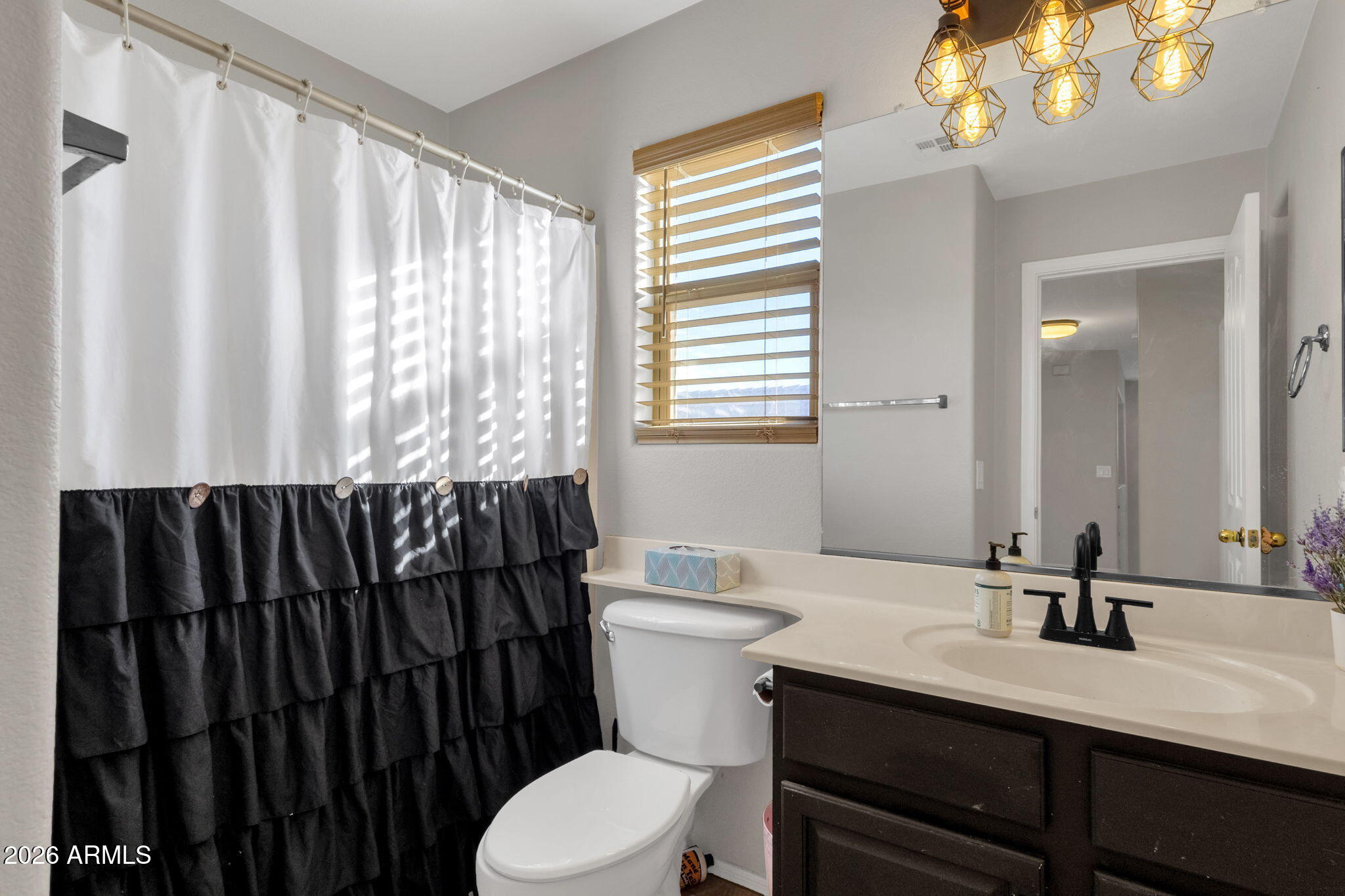 3892 East Ironhorse Road Gilbert, AZ 85297 - Photo 16 of 33 23-web-or-mls-3892-e-ironhorse-rd