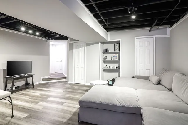 $514,900 | 169 Waverly Court, Bloomingdale, IL 60108