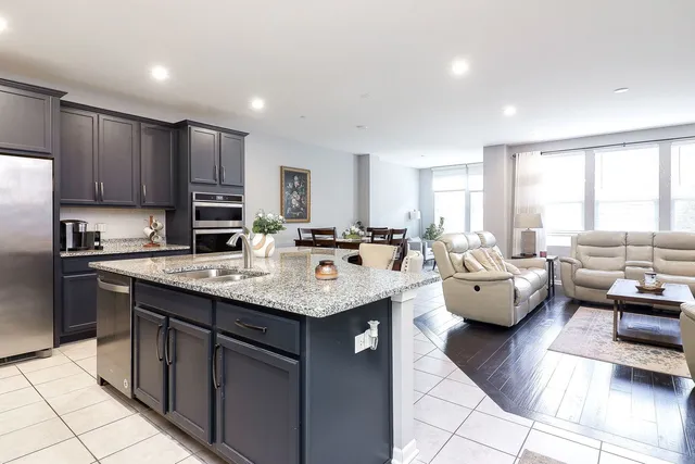 $514,900 | 169 Waverly Court, Bloomingdale, IL 60108