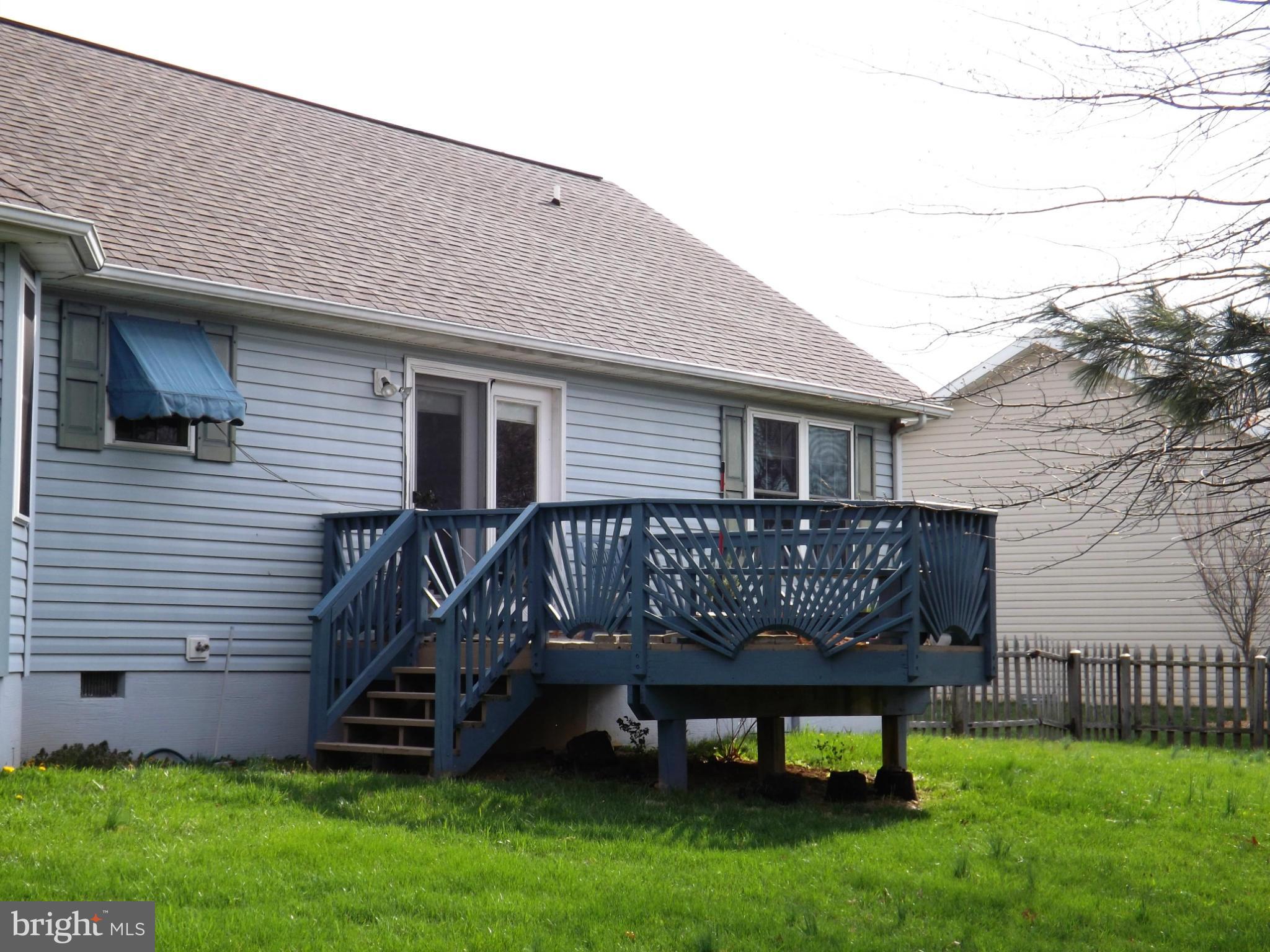 121 Amherst Lane Falling Waters, WV 25419 - Photo 3 of 13 Exterior (Rear)