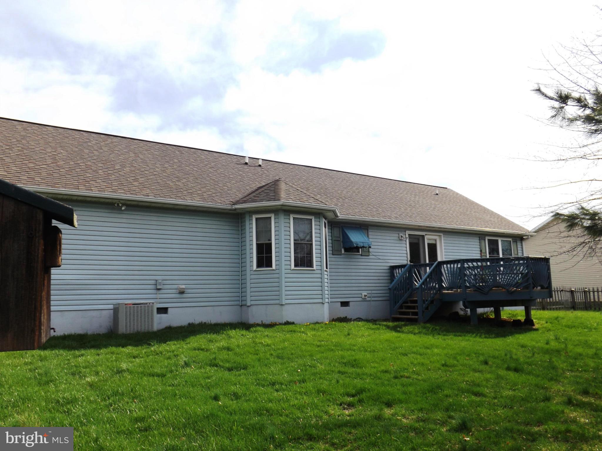 121 Amherst Lane Falling Waters, WV 25419 - Photo 4 of 13 Exterior (Rear)