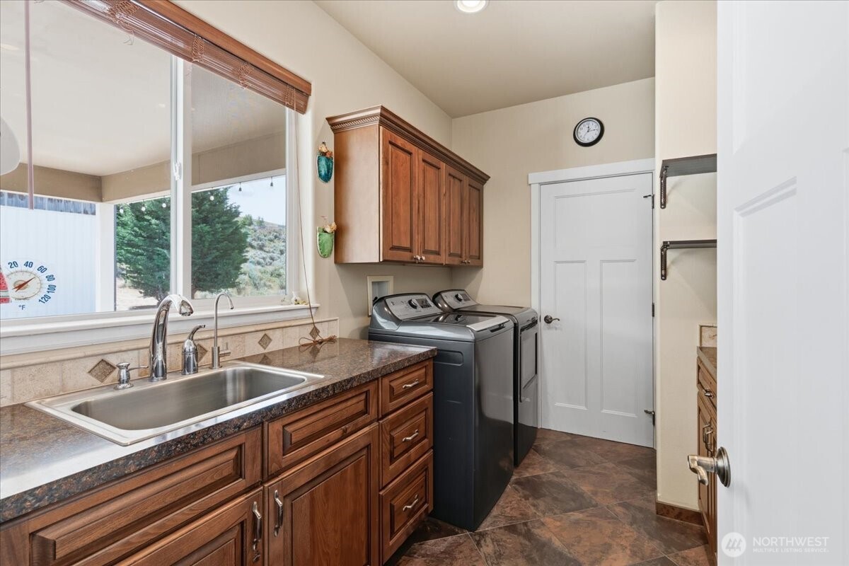 4265 Plum Point Road Grand Coulee, WA 99133 - Photo 20 of 40 Gallery Image 20