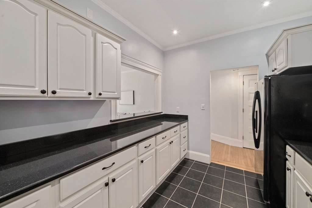 9 Braemore Road, Unit 1 Boston, MA 02135 - Photo 8 of 23 Gallery Image 8