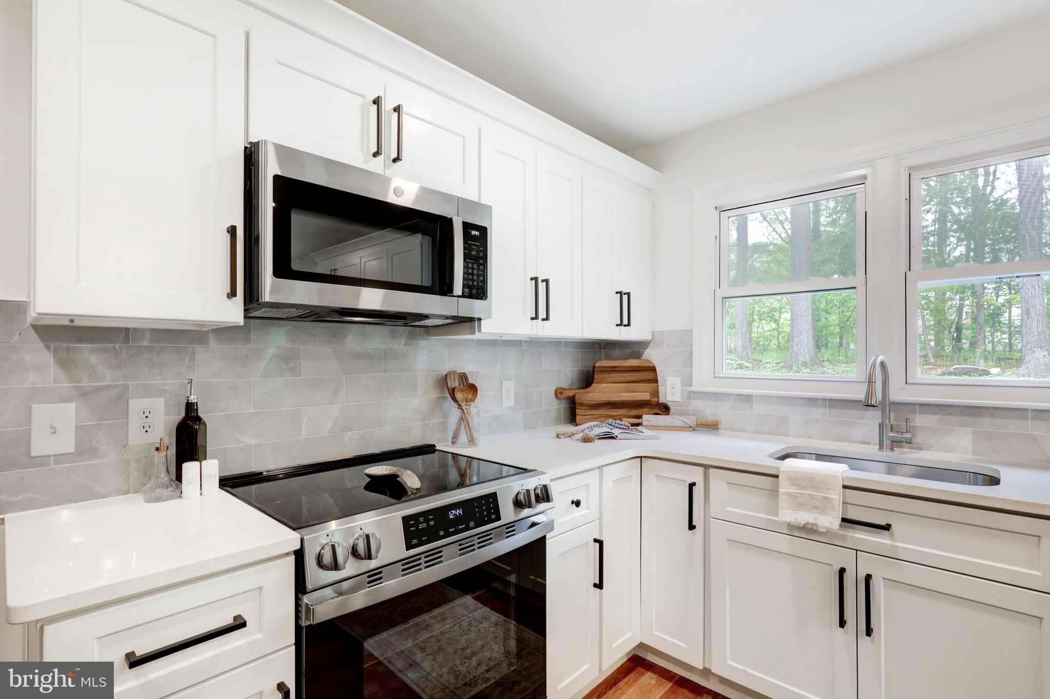 4928 Edgewood Road Doylestown, PA 18902 - Photo 9 of 55