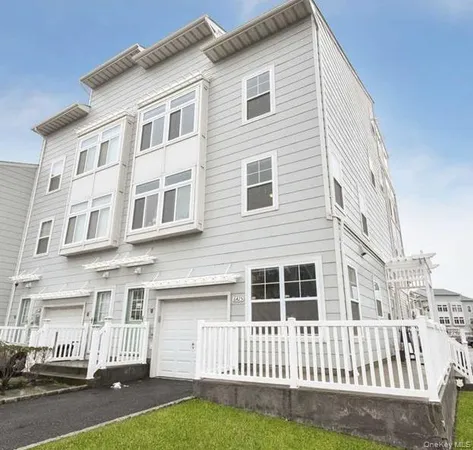 $3,000 | 64-25 Ocean Avenue South, Unit B | Arverne