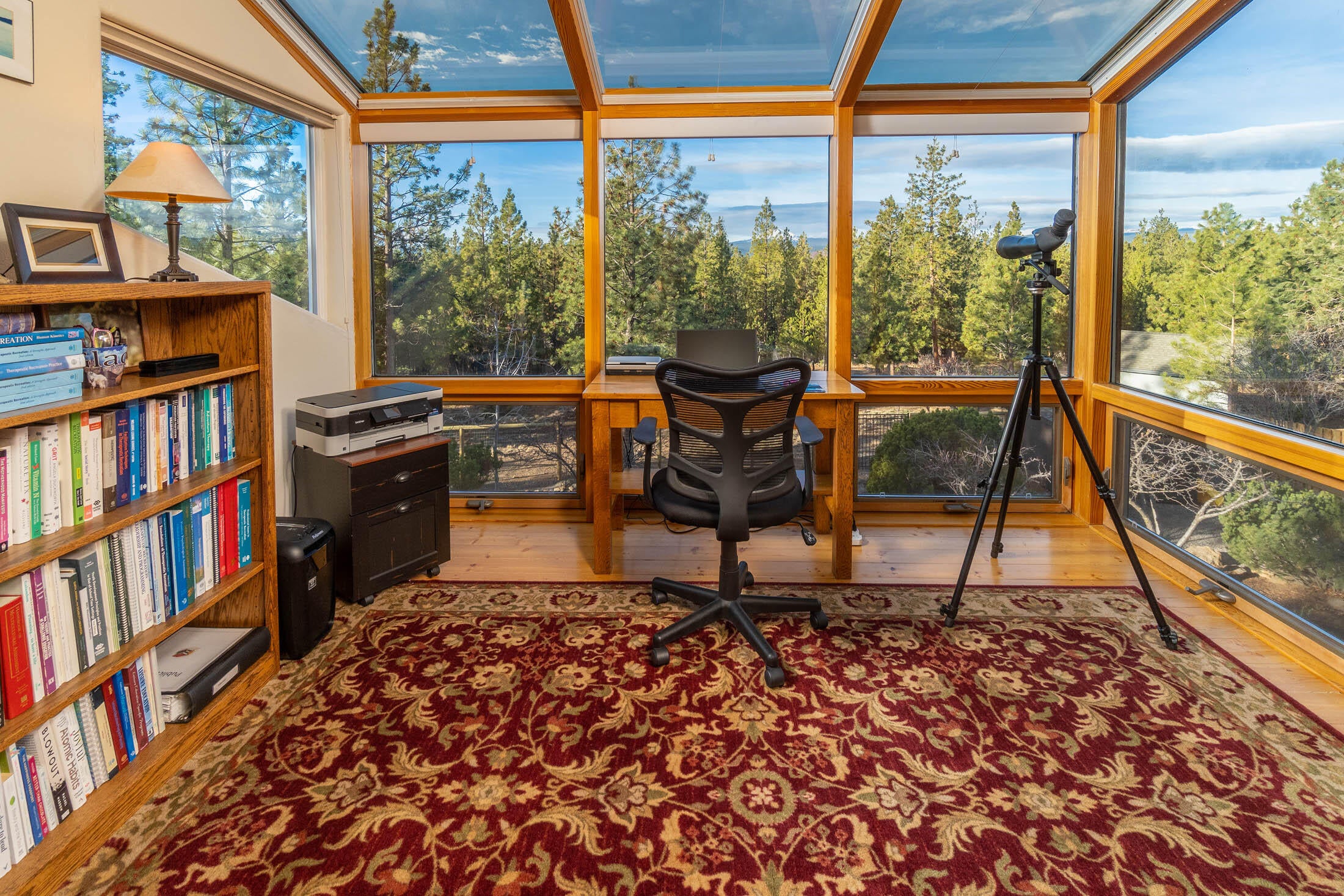 60205 Crater Road Bend, OR 97702 - Photo 30 of 74 Second level office/flex space with GORGEOUS views of the Cascade Mountain range.