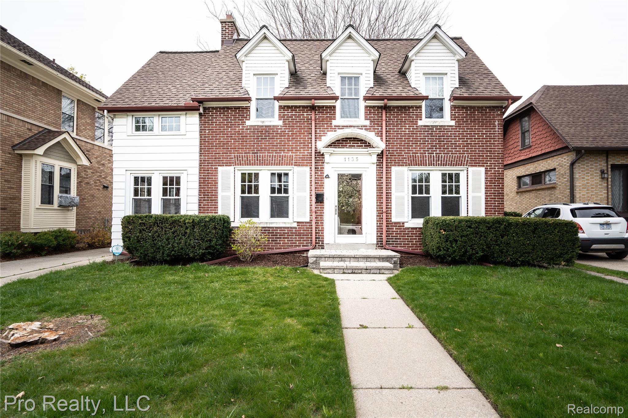 1135 Nottingham Road Grosse Pointe, MI 48230 - Photo 18 of 21 DSC03794.jpg