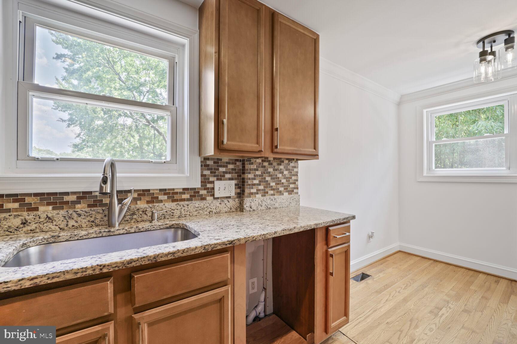 10213 Duvawn Place Silver Spring, MD 20902 - Photo 11 of 37 Gallery Image 11