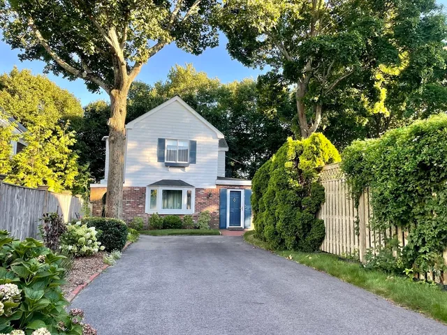 $675,000 | 23 1/2 Lovett Street, Beverly, MA 01915