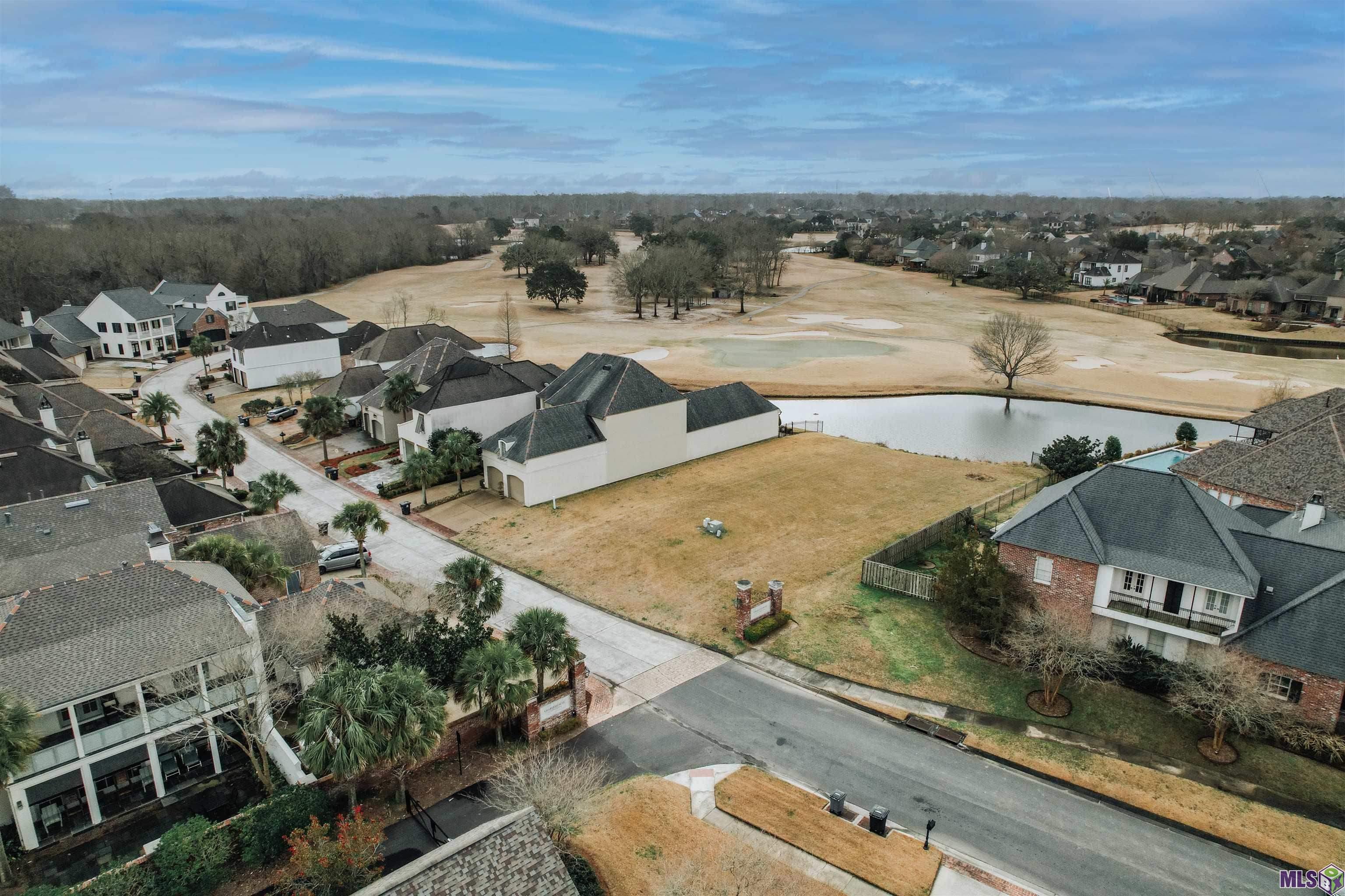 19810 Southern Hills Avenue Baton Rouge, LA 70809 - Photo 1 of 4