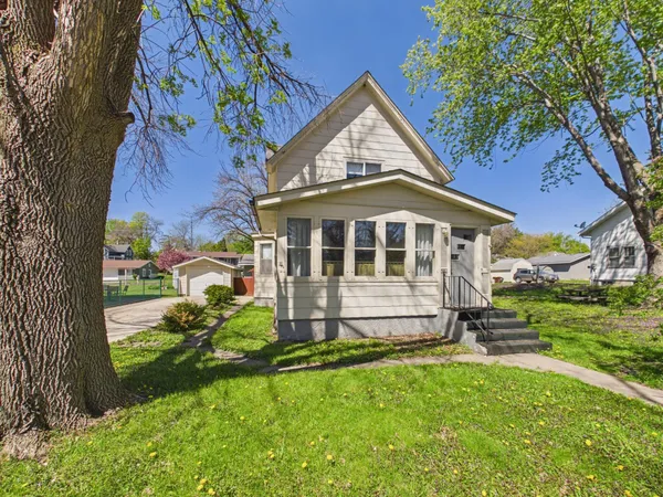 $230,000 | 208 4th Avenue Northwest, New Prague, MN 56071