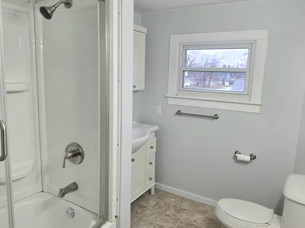 $139,900 | 406 East McDevitt Avenue, Jackson, MI 49203