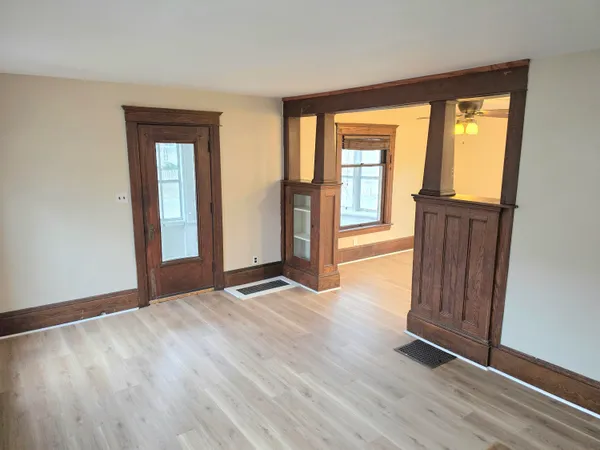 $139,900 | 406 East McDevitt Avenue, Jackson, MI 49203