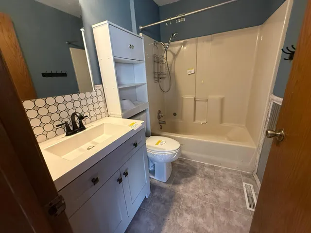 $170,000 | 117 9th Street Northwest, Faribault, MN 55021