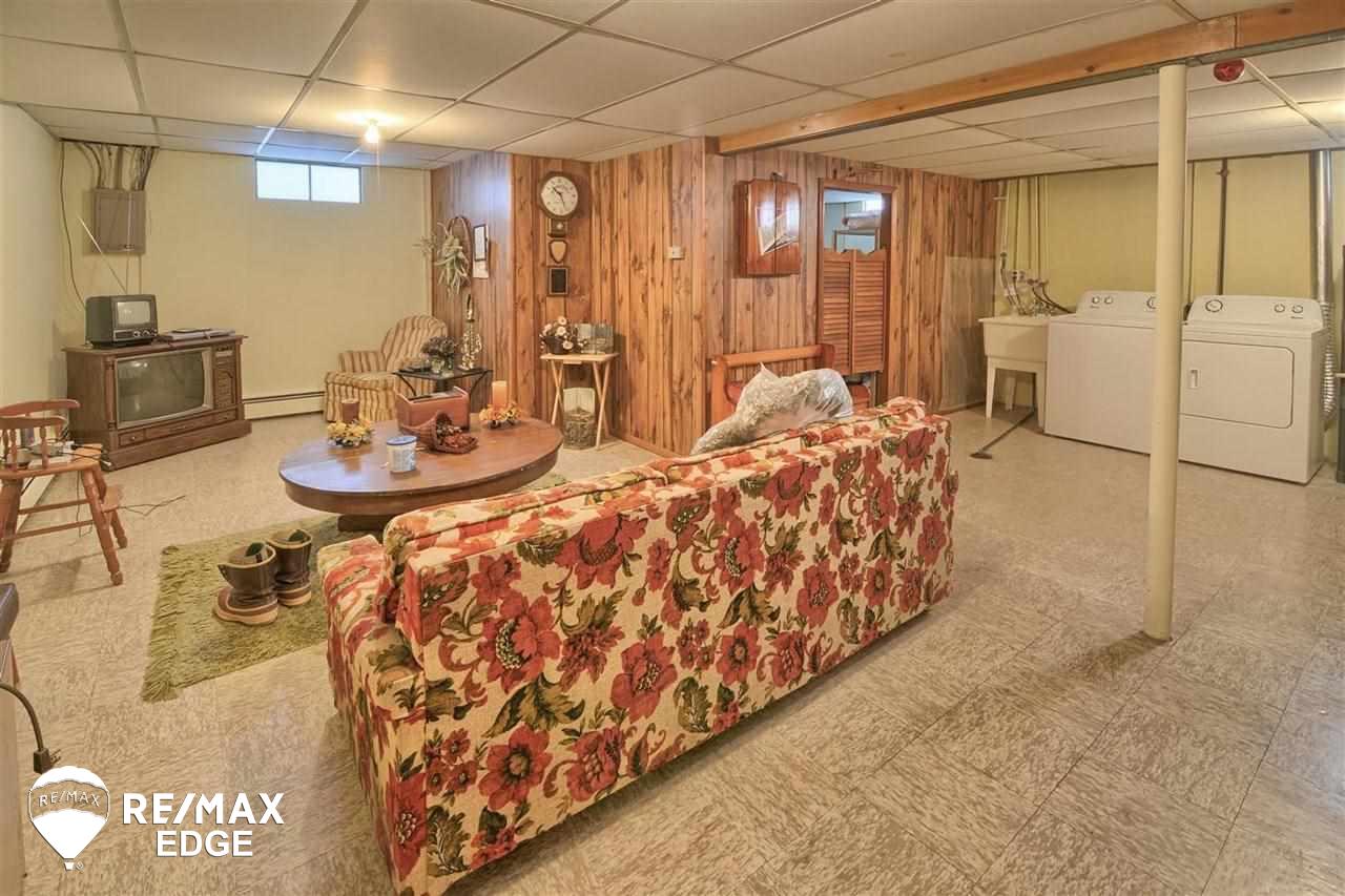 6318 East Potter Road Burton, MI 48509 - Photo 30 of 35 21425405-29.JPG