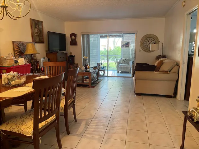 $1,650 | 1015 Country Club Drive, Unit 109, Margate, FL 33063