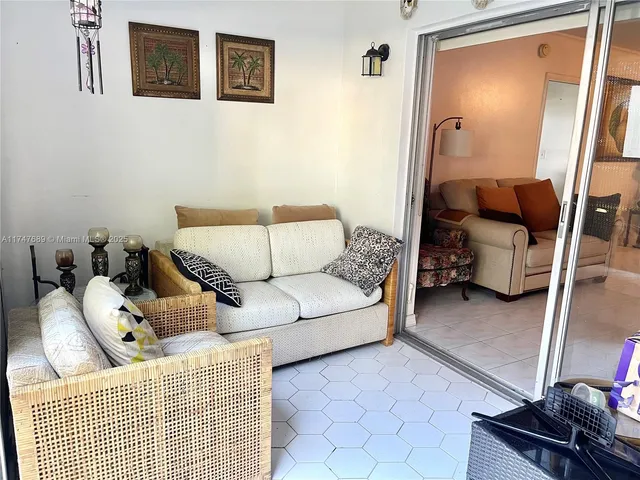 $1,650 | 1015 Country Club Drive, Unit 109, Margate, FL 33063