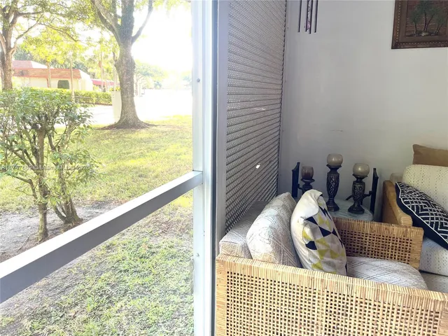 $1,650 | 1015 Country Club Drive, Unit 109, Margate, FL 33063