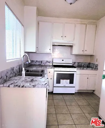 $1,950 | 3055 Foothill Boulevard, Unit 9, La Crescenta, CA 91214