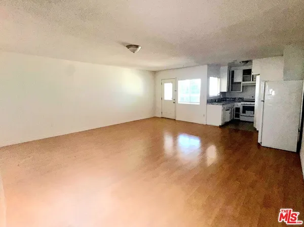 $1,950 | 3055 Foothill Boulevard, Unit 9, La Crescenta, CA 91214