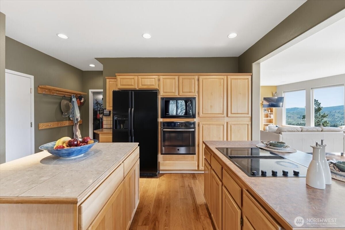 2612 Halvorson Canyon Road Wenatchee, WA 98801 - Photo 9 of 39