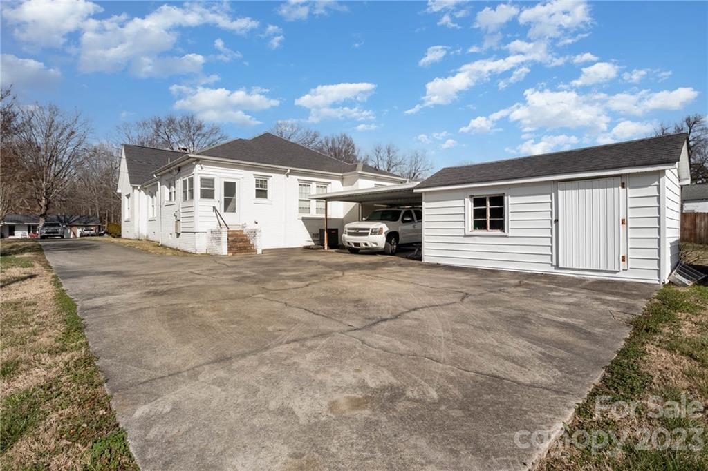 2002 Moose Road Kannapolis, NC 28083 - Photo 2 of 31 Gallery Image 2