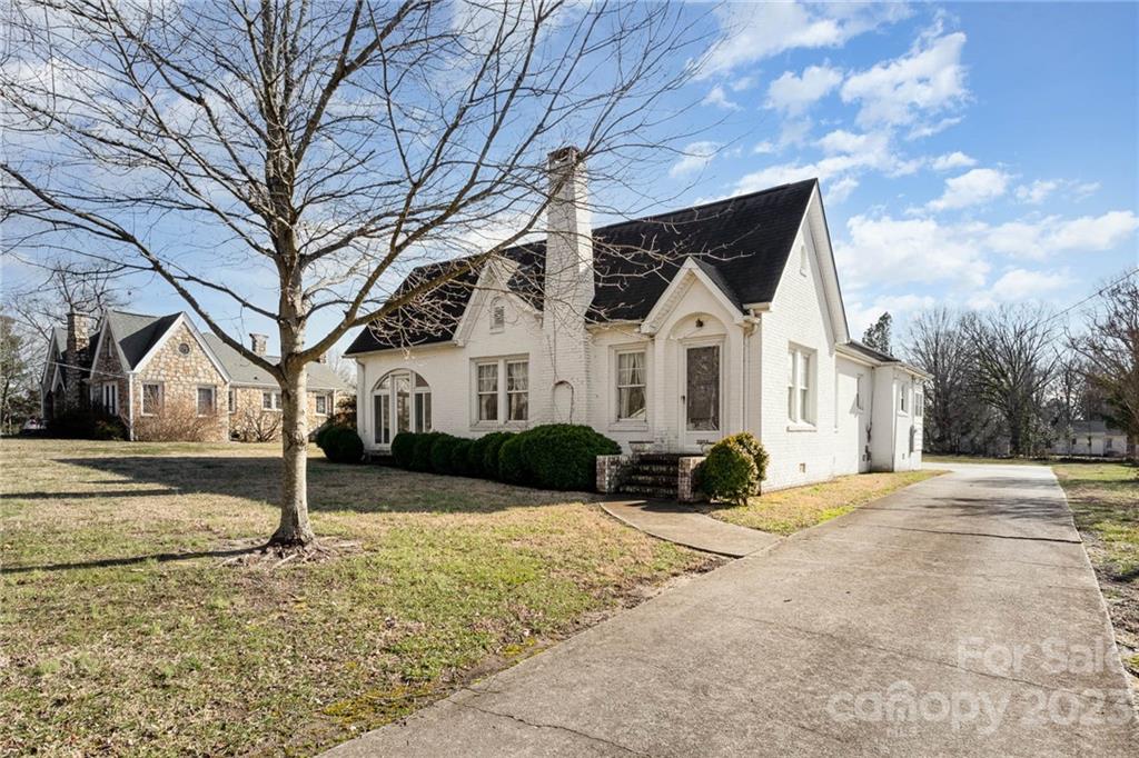 2002 Moose Road Kannapolis, NC 28083 - Photo 4 of 31 Gallery Image 4